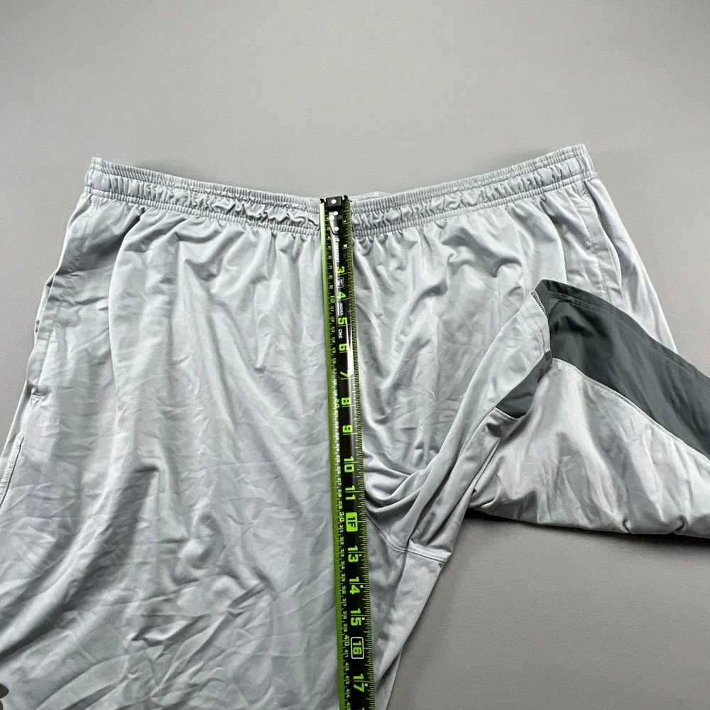 Under Armour Athletic Shorts Mens 3XL Light Gray High Rise Loose Fit Running